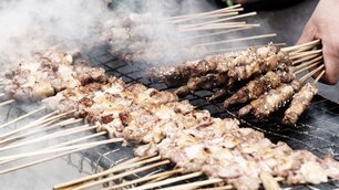 Nachtmarkt und Streetfood 夜市
