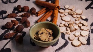 Traditionelle Chinesische Medizin 中医